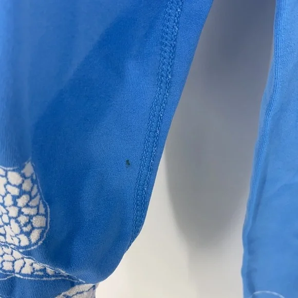 Athleta Women's Blue & White Print Seamless Long Sleeve Athletic Shirt Small - Picture 4 of 8